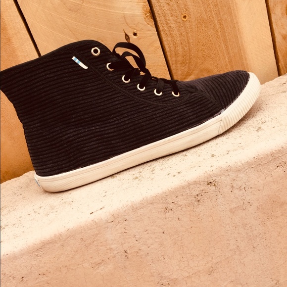 Toms Shoes - Women’s Hightop Toms (Size 6.5)